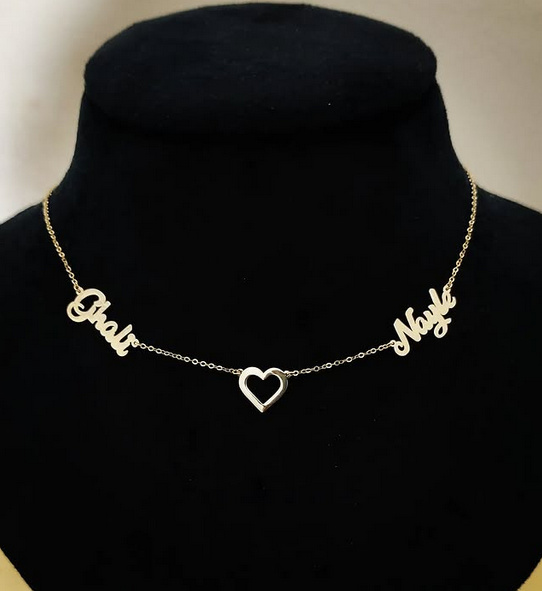 Chocker avec 2 prénoms et coeur au milieu en Or 18 carats