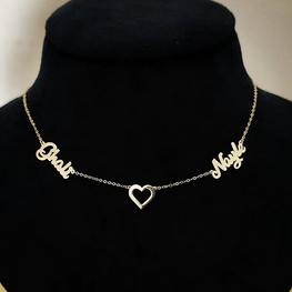 Chocker avec 2 prénoms et coeur au milieu en Or 18 carats