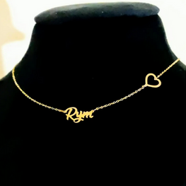 Chocker avec prénom et coeur latéral en Or 18 carats