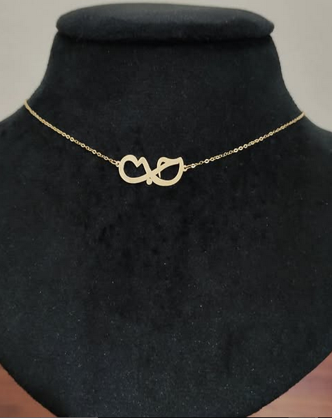 Chocker avec Amour en Arabe حب forme infini en Or 18 carats